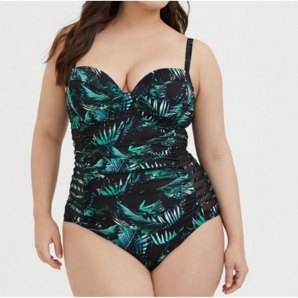 Torrid One Piece Plus Size Green Palm leaf Swim Suit Bathing Suit Student 3 3x